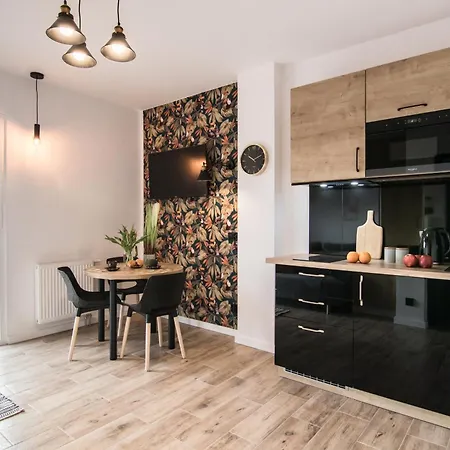 Apartment Tucan - 77 Wigury - Dostep Na Kod - Parking - Smaczna Kawa - Centrum - Blisko Piotrkowska - Galeria - Widok Na - Klimatyzacja - 7 Pietro - Fv Łódź