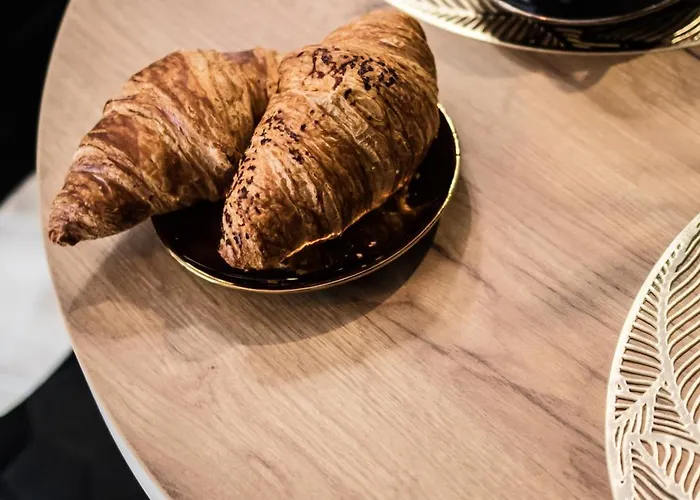 Apartment Tucan - 77 Wigury - Dostep Na Kod - Parking - Smaczna Kawa - Centrum - Blisko Piotrkowska - Galeria - Widok Na - Klimatyzacja - 7 Pietro - Fv *