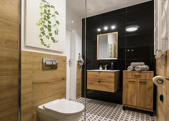 Apartment Tucan - 77 Wigury - Dostep Na Kod - Parking - Smaczna Kawa - Centrum - Blisko Piotrkowska - Galeria - Widok Na - Klimatyzacja - 7 Pietro - Fv