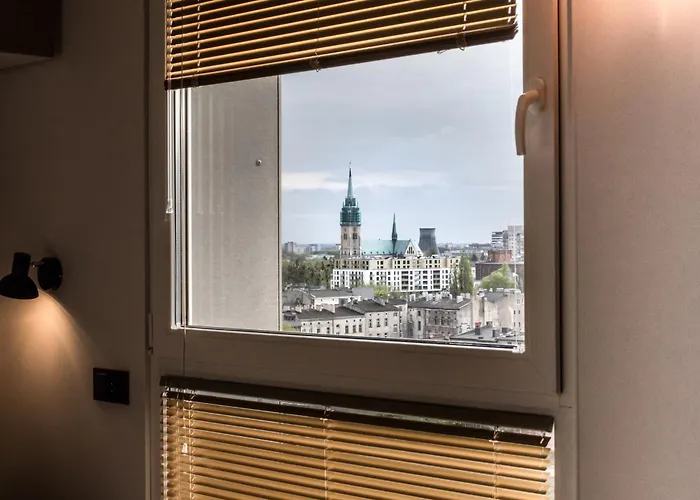 Apartment Tucan - 77 Wigury - Dostep Na Kod - Parking - Smaczna Kawa - Centrum - Blisko Piotrkowska - Galeria - Widok Na - Klimatyzacja - 7 Pietro - Fv Łódź